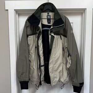 Nike All Conditions Gear (ACG) Ski / Snowboard Parka. Vintage 90’s but Like New